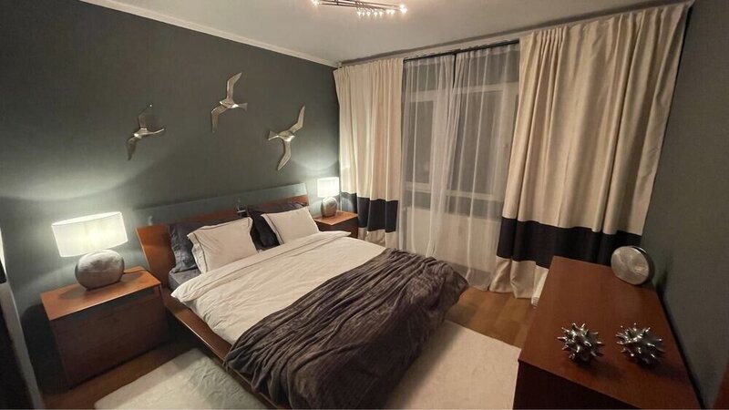 Dorobanti, Liceul Caragiale,