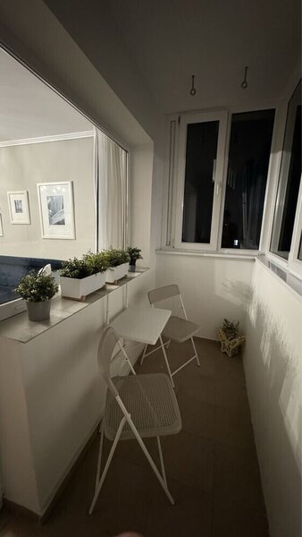 Dorobanti, Liceul Caragiale,